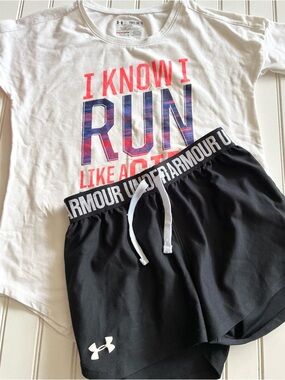 UNDER ARMOUR girls size medium short set